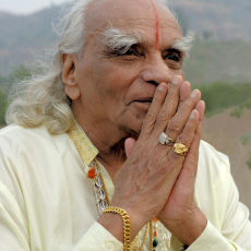 95 éves a világ egyik legismertebb jógamestere,  B.K.S. Iyengar